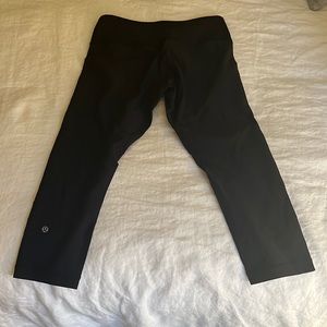 Lululemon Wunder Under Cropped Leggings